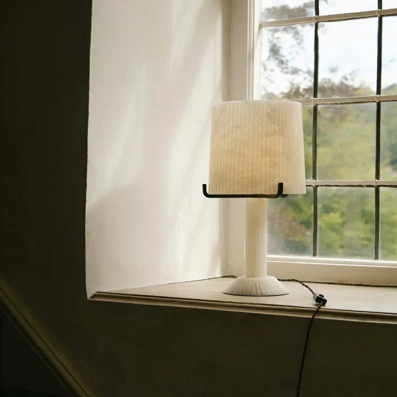 Acropolis Alabaster Table Lamp - Image 3
