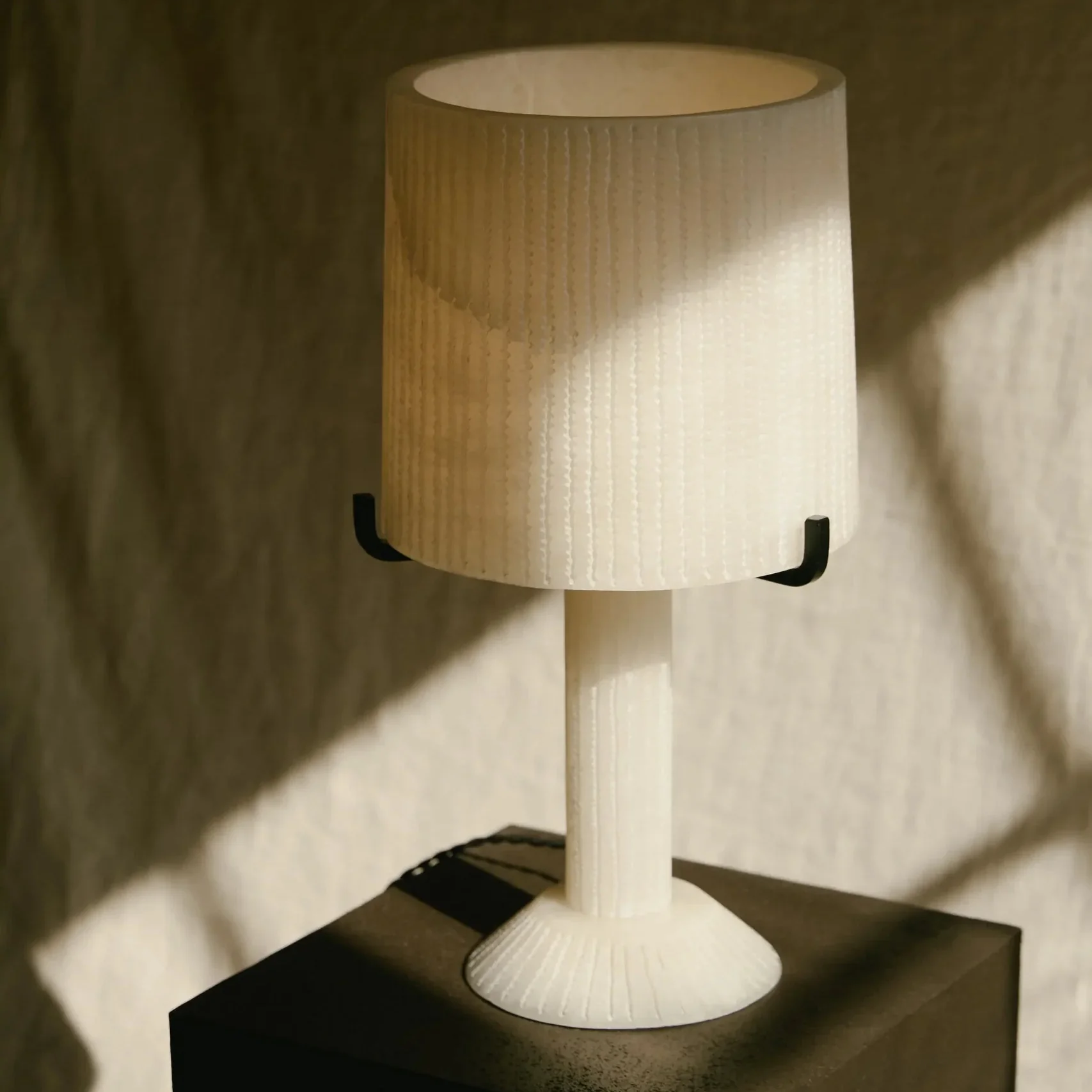 Acropolis Alabaster Table Lamp - Image 9