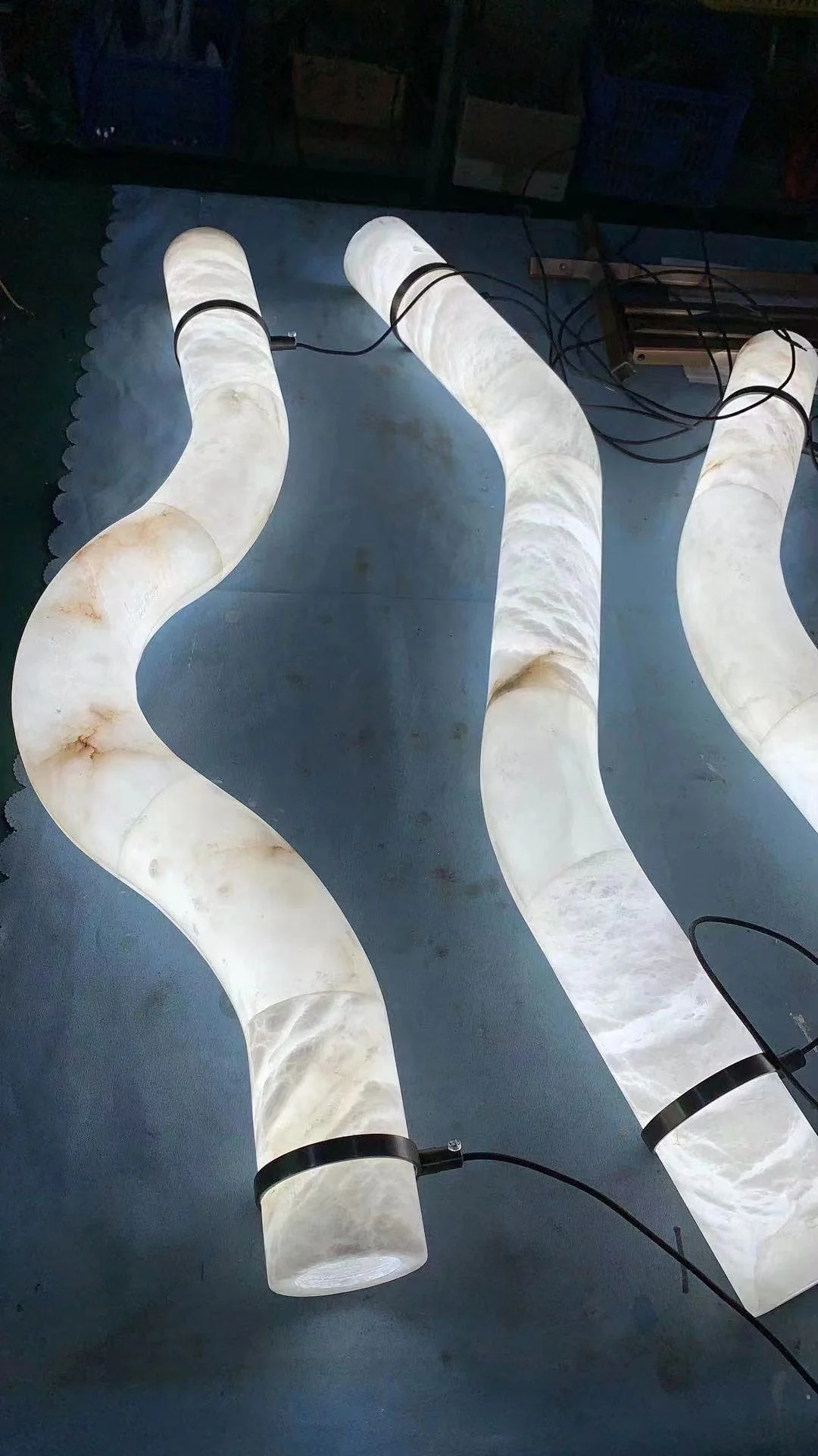 Alabaster Curved Chandelier - Image 10