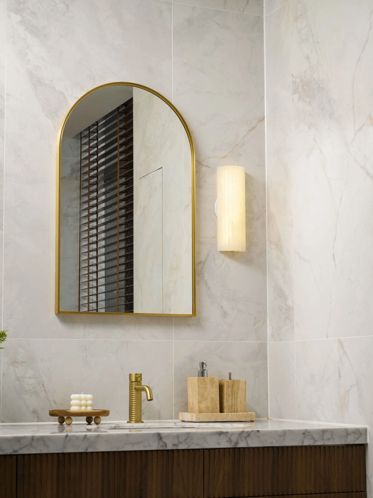 Alvia Alabaster Wall Light - Image 10