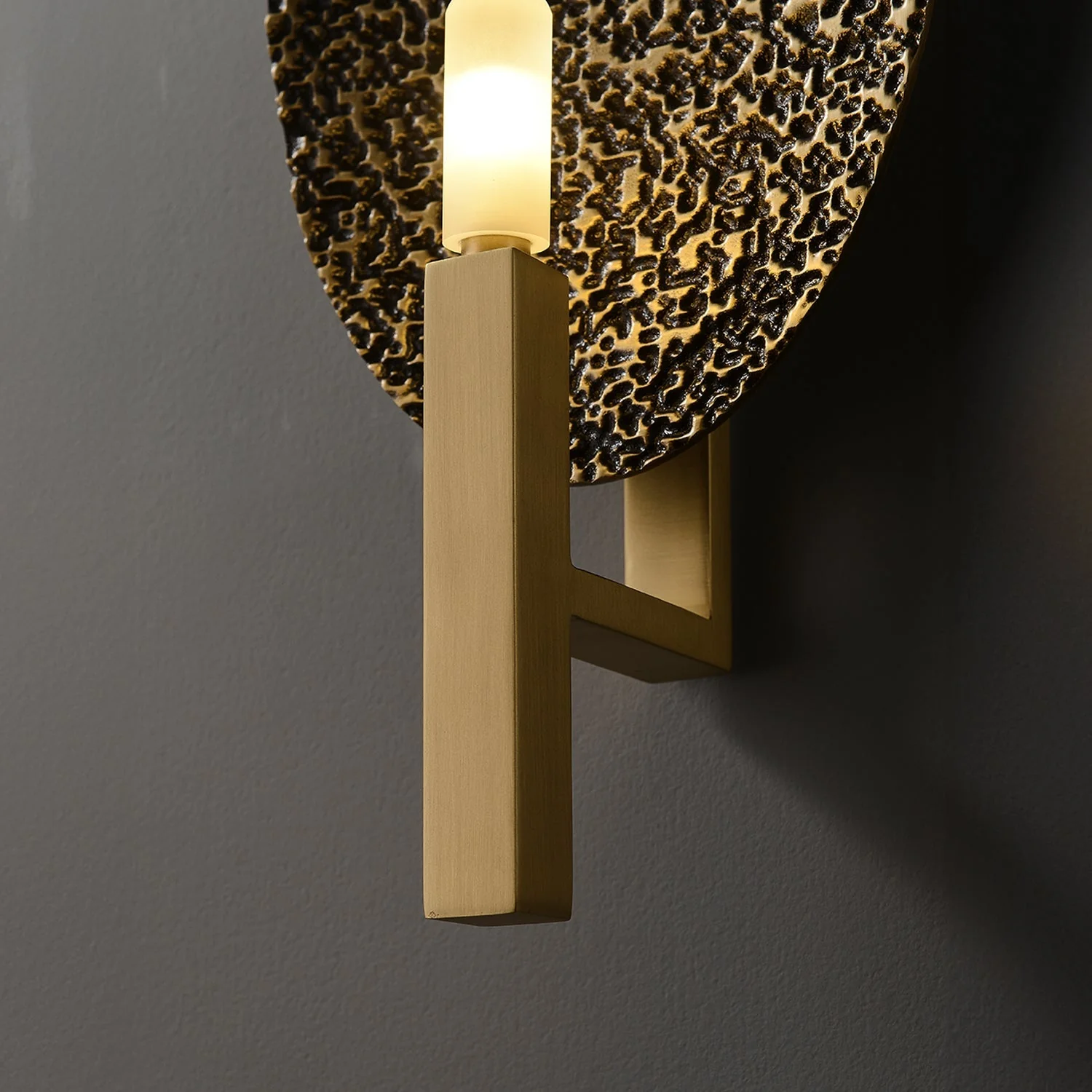 Applique Coque Wall Sconce - Image 12