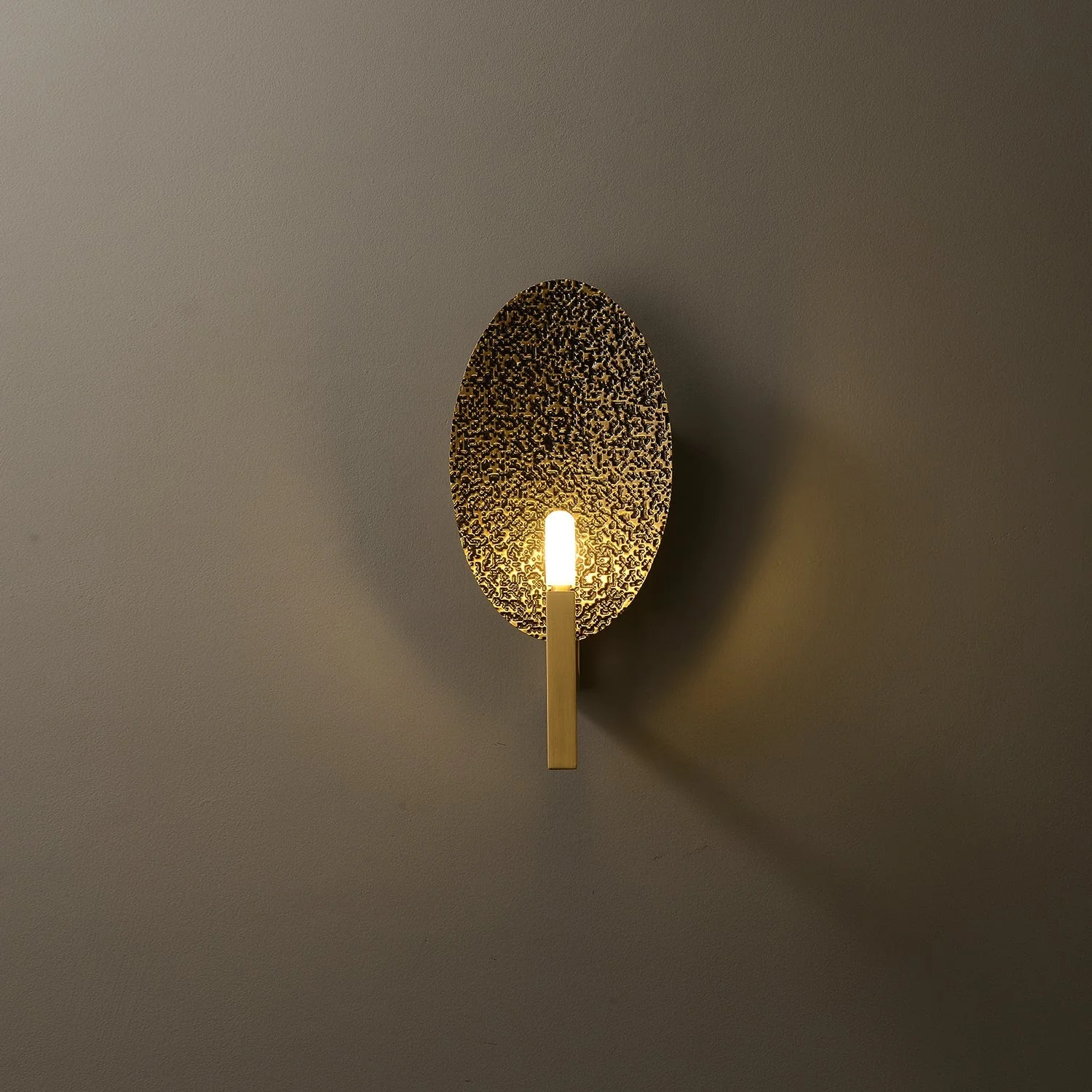 Applique Coque Wall Sconce - Image 2