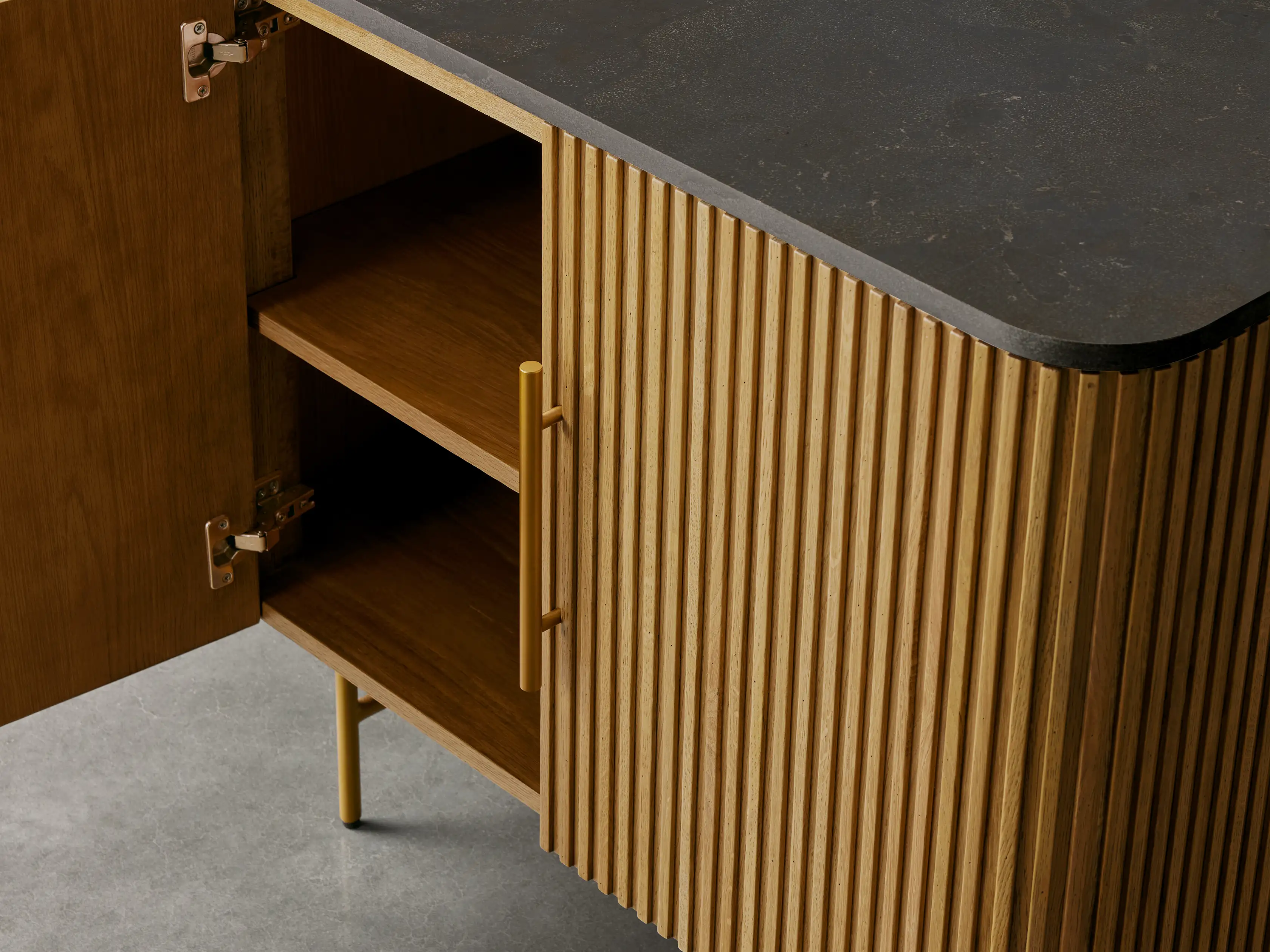 Arden Hall Chest - Image 3