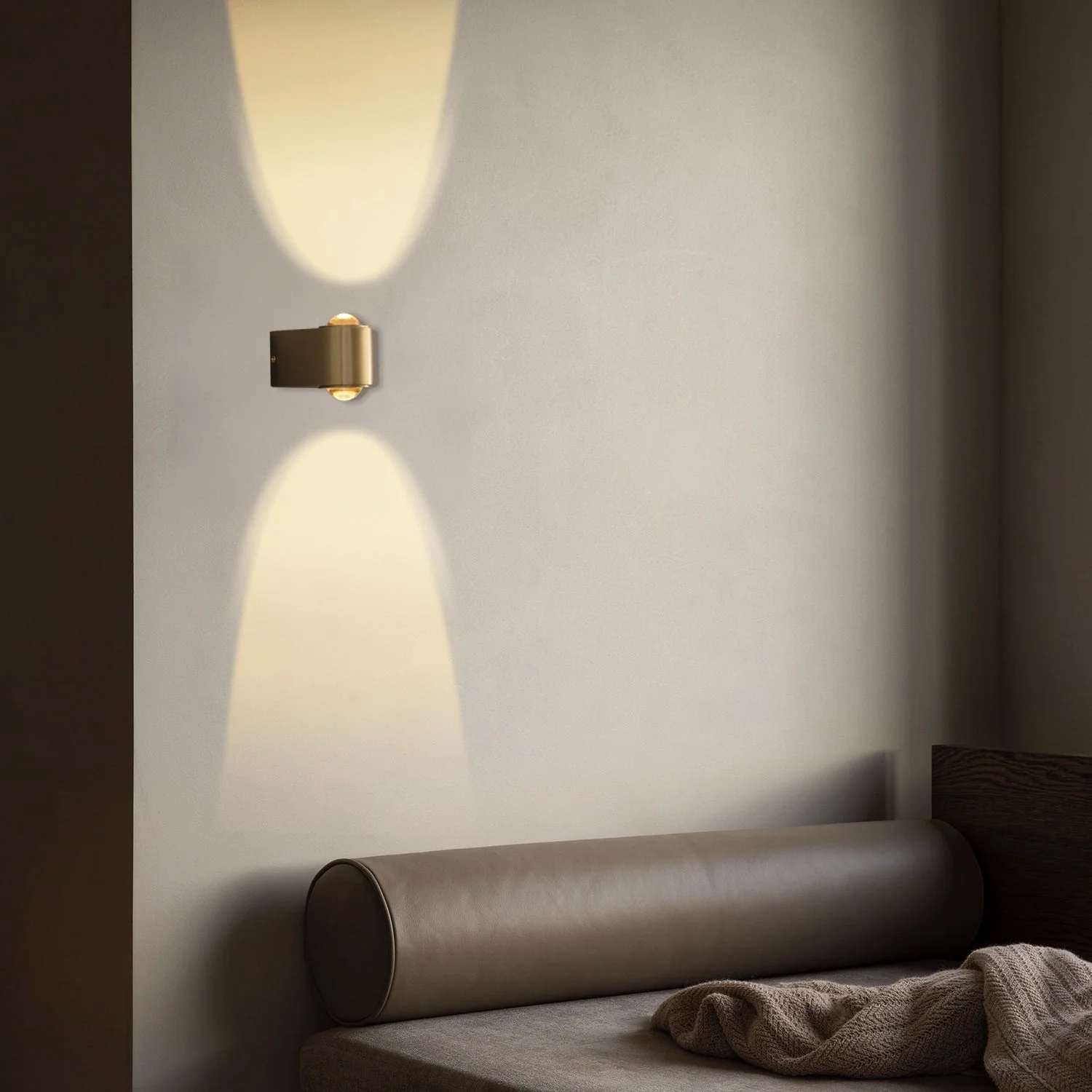 Aurora Offset LED Wall Sconce S - Image 3