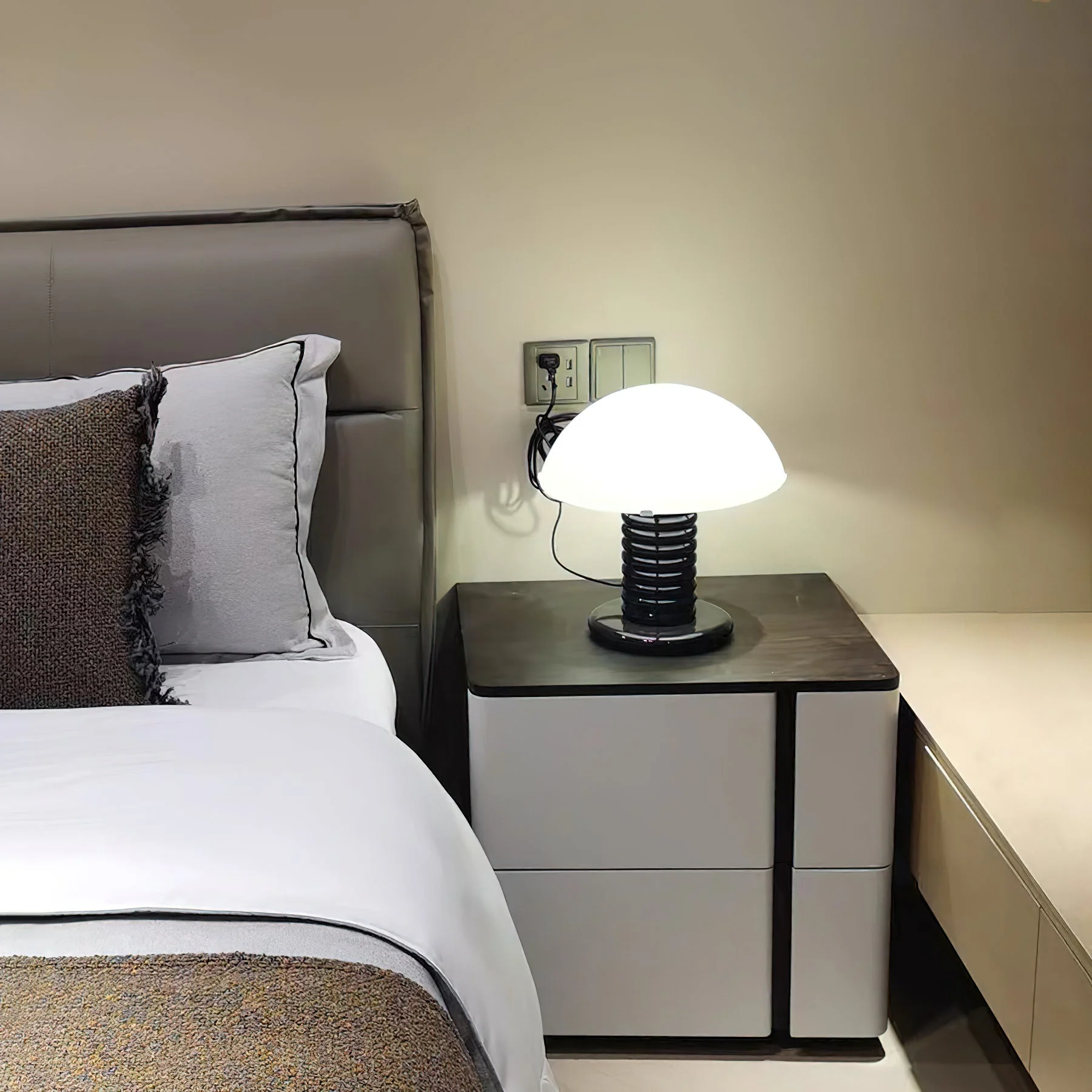 Ben Swildens Table Lamp - Image 19
