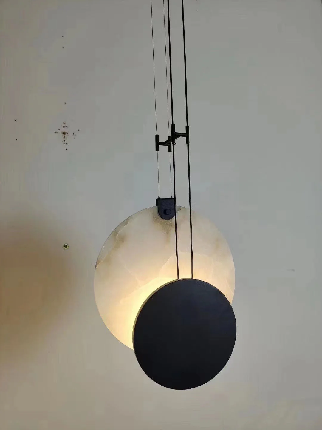 Black Paint Iron Disc Marble Pendant Lamp - Image 15