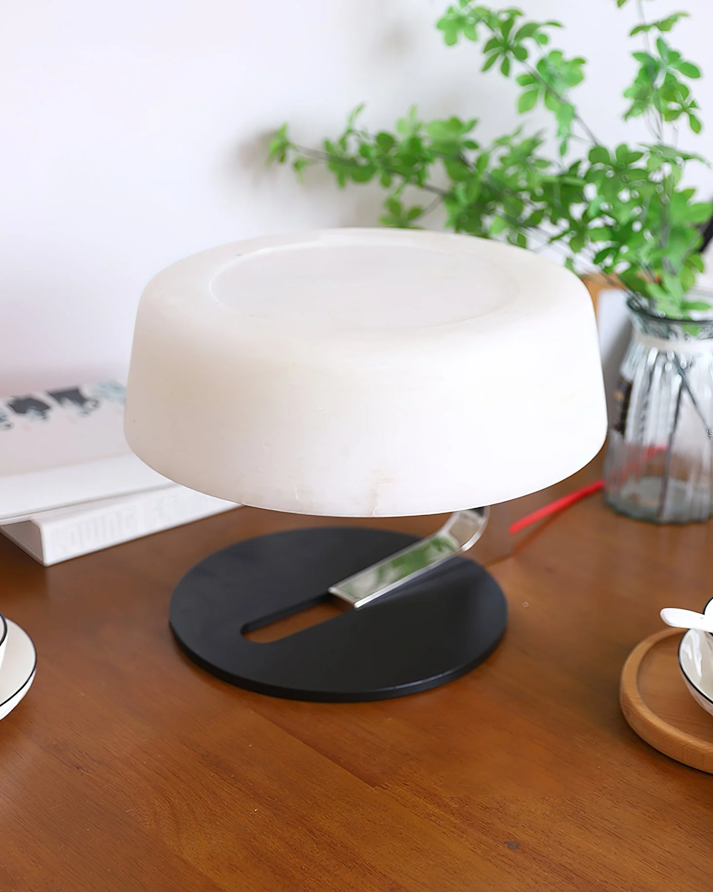 Comete Alabaster Table Lamp - Image 6