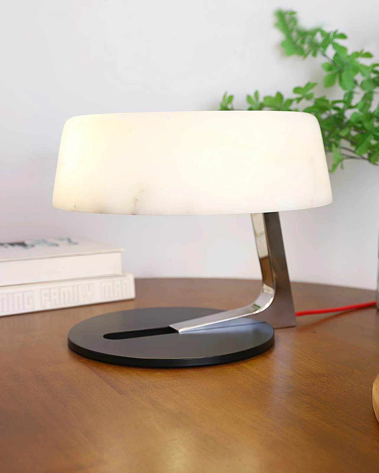 Comete Alabaster Table Lamp - Image 7