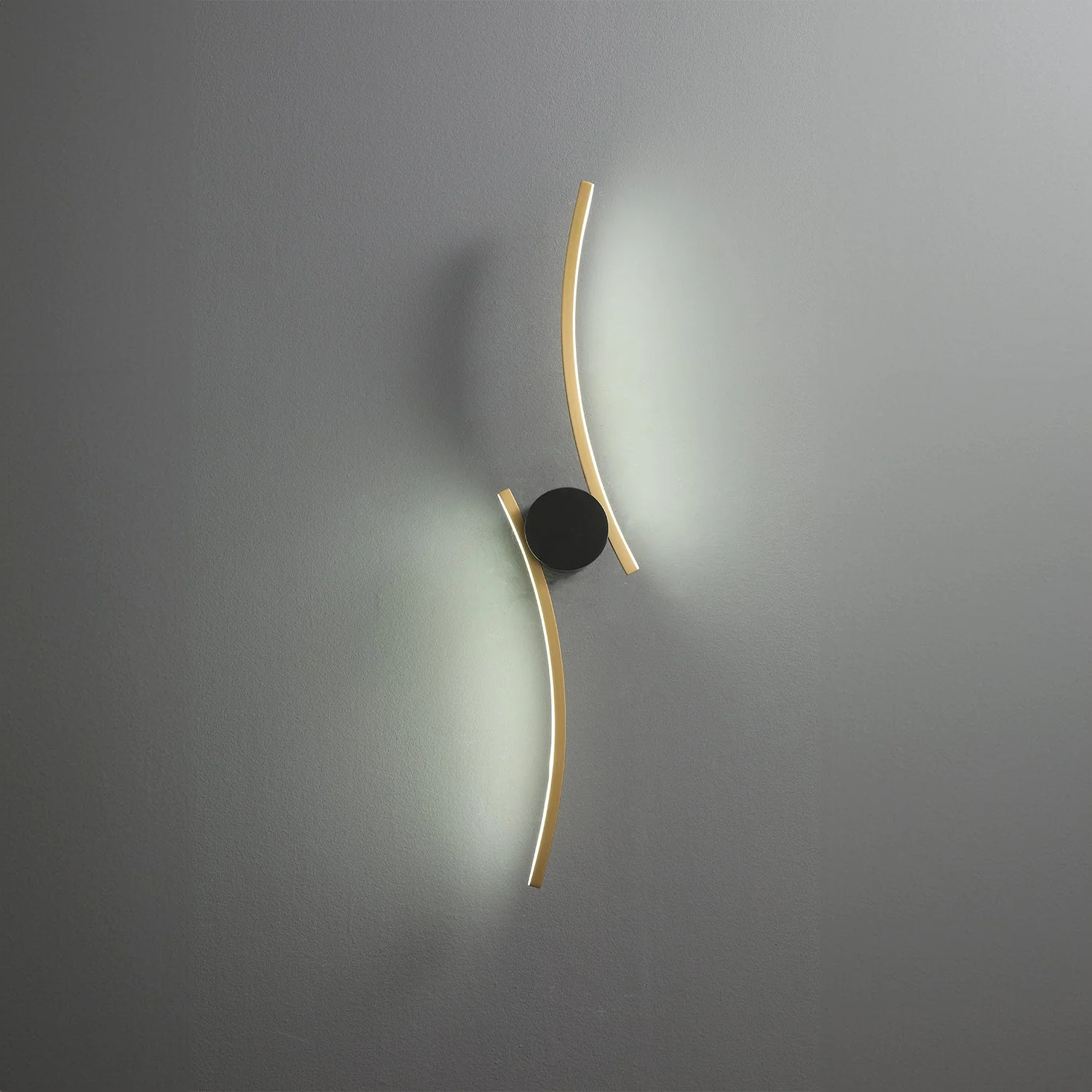 Coordinates 3 Brass Wall Lamp - Image 9