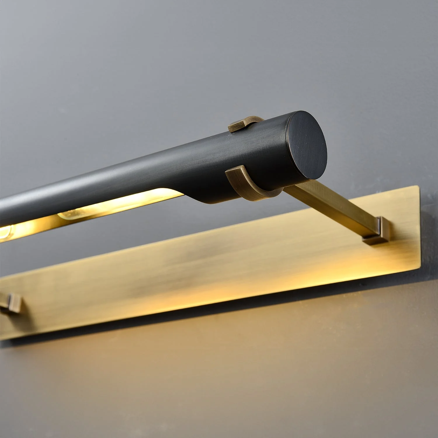 Erddig Double Arm Picture Light - Image 11