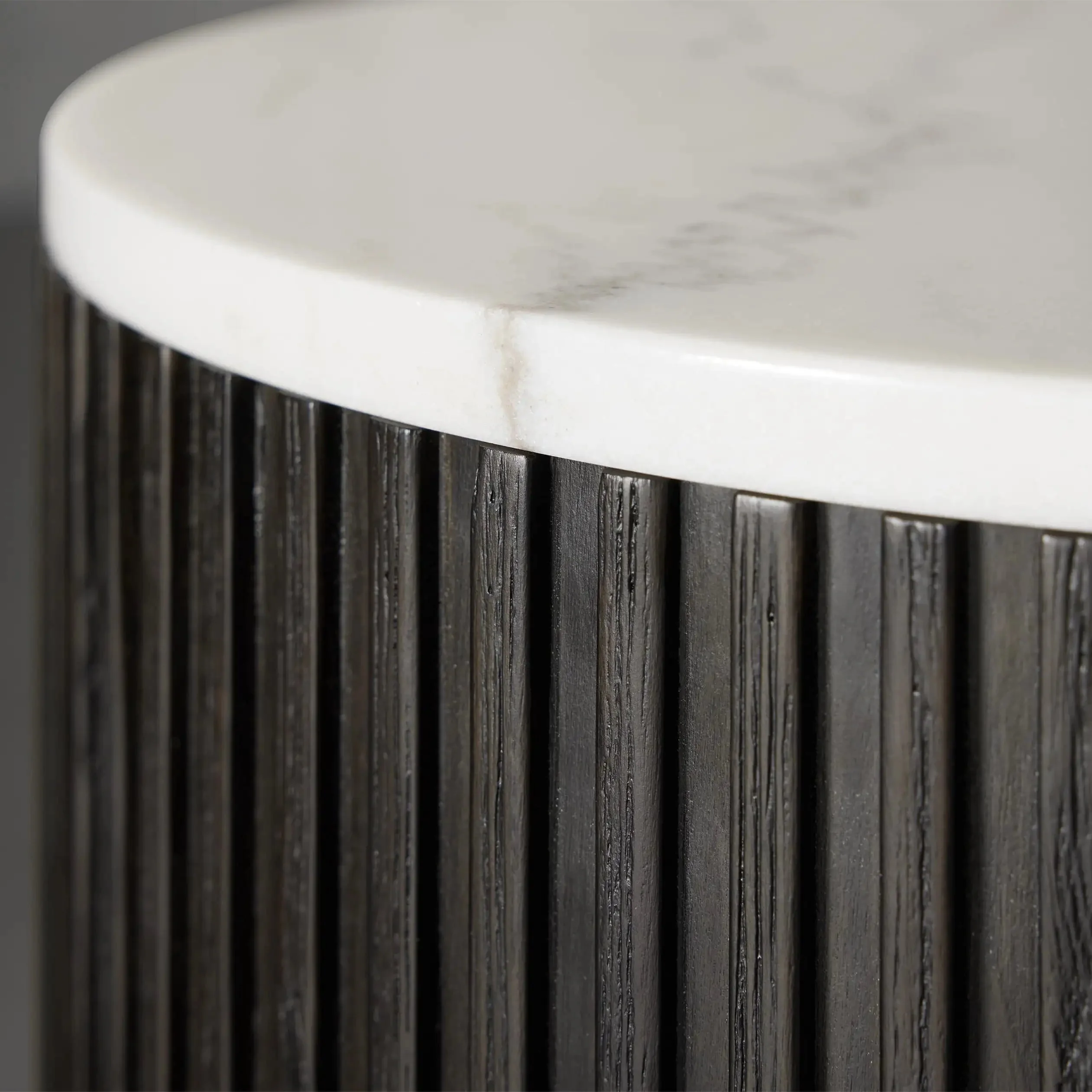 Arden End Table in Oak - Image 3
