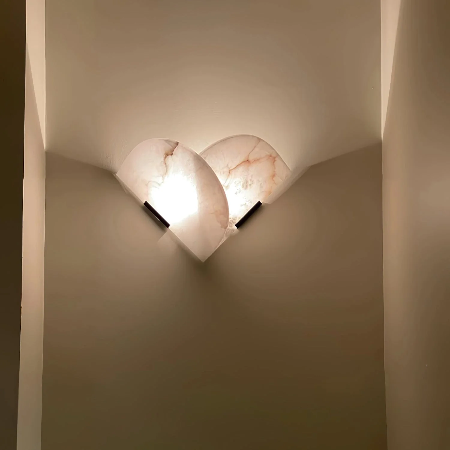 Fly Gaby Alabaster Wall Lamp - Image 5