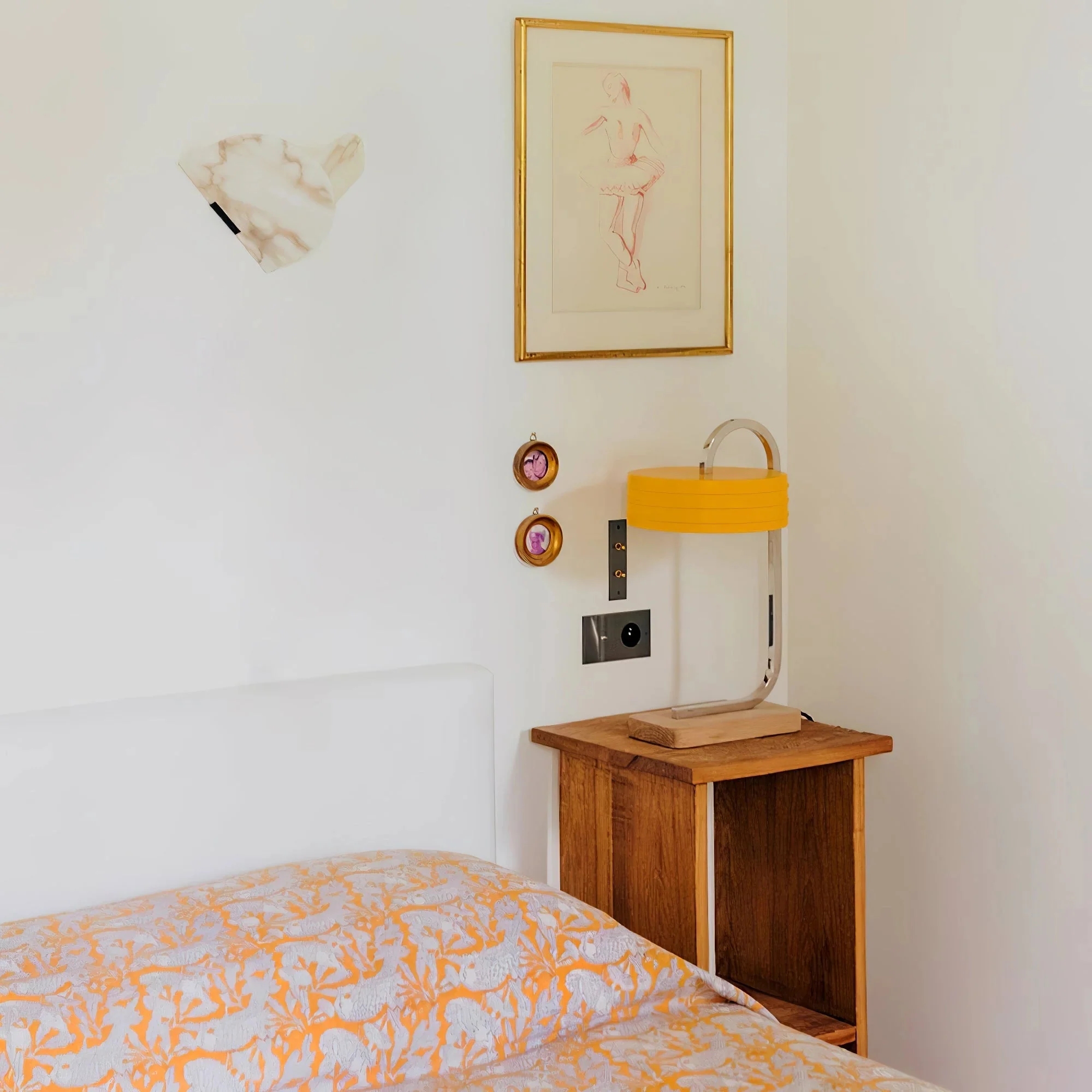 Fly Gaby Alabaster Wall Lamp - Image 7