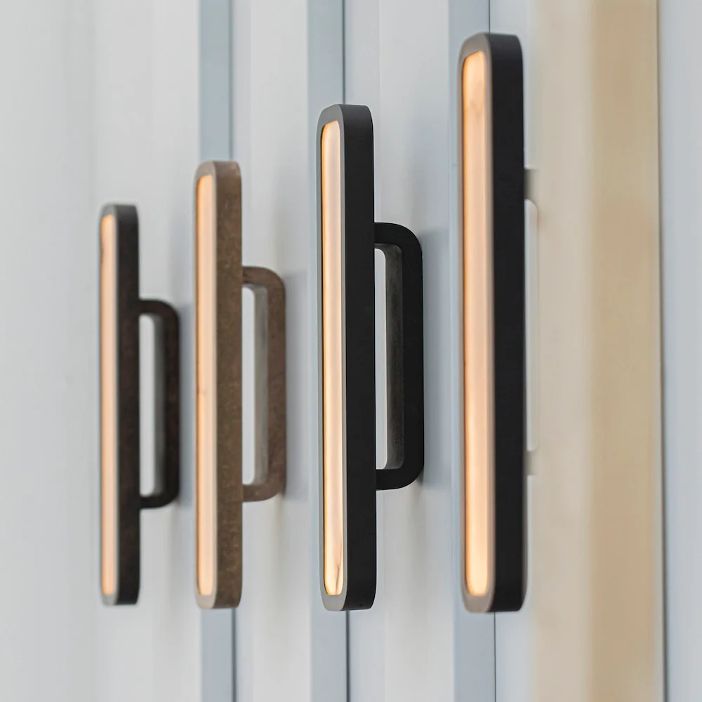 Hublot alabaster wall sconce - Image 15