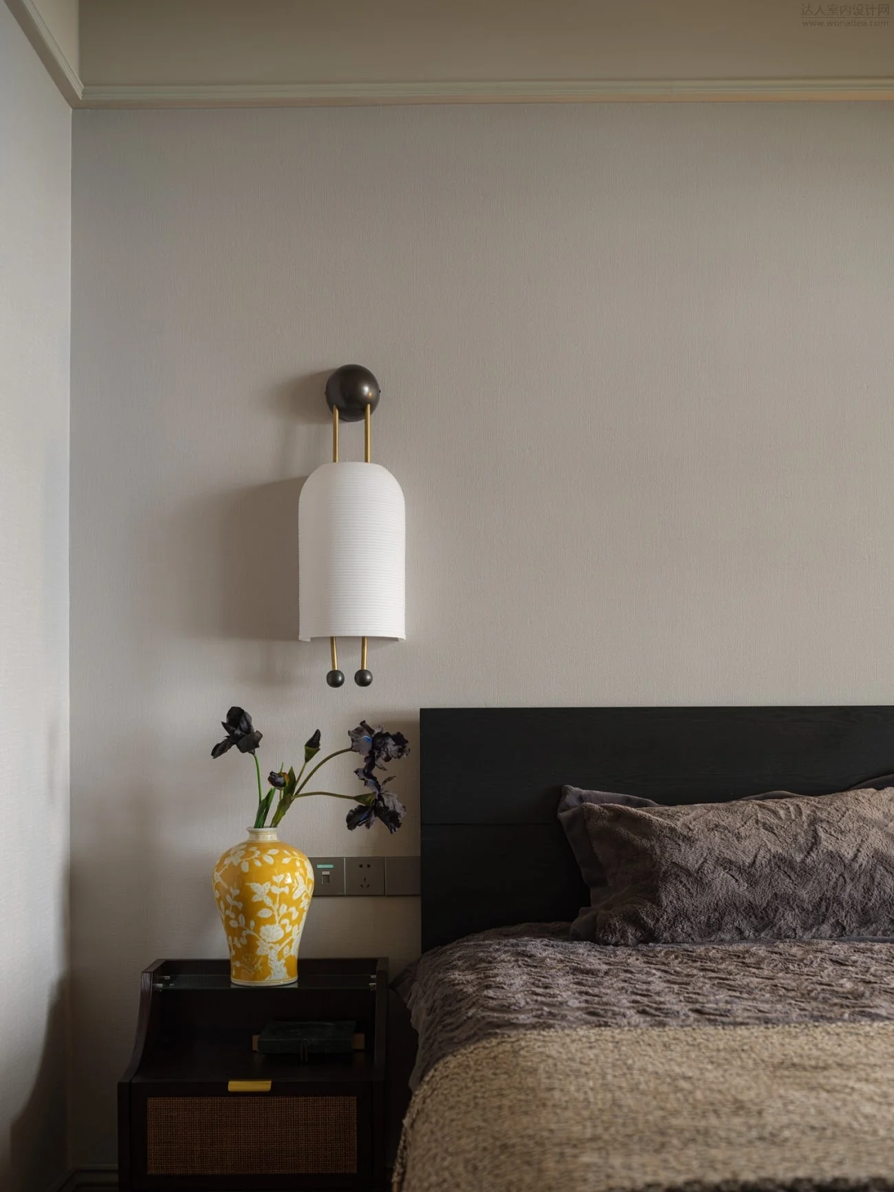Lantern Glass Sconce - Image 3