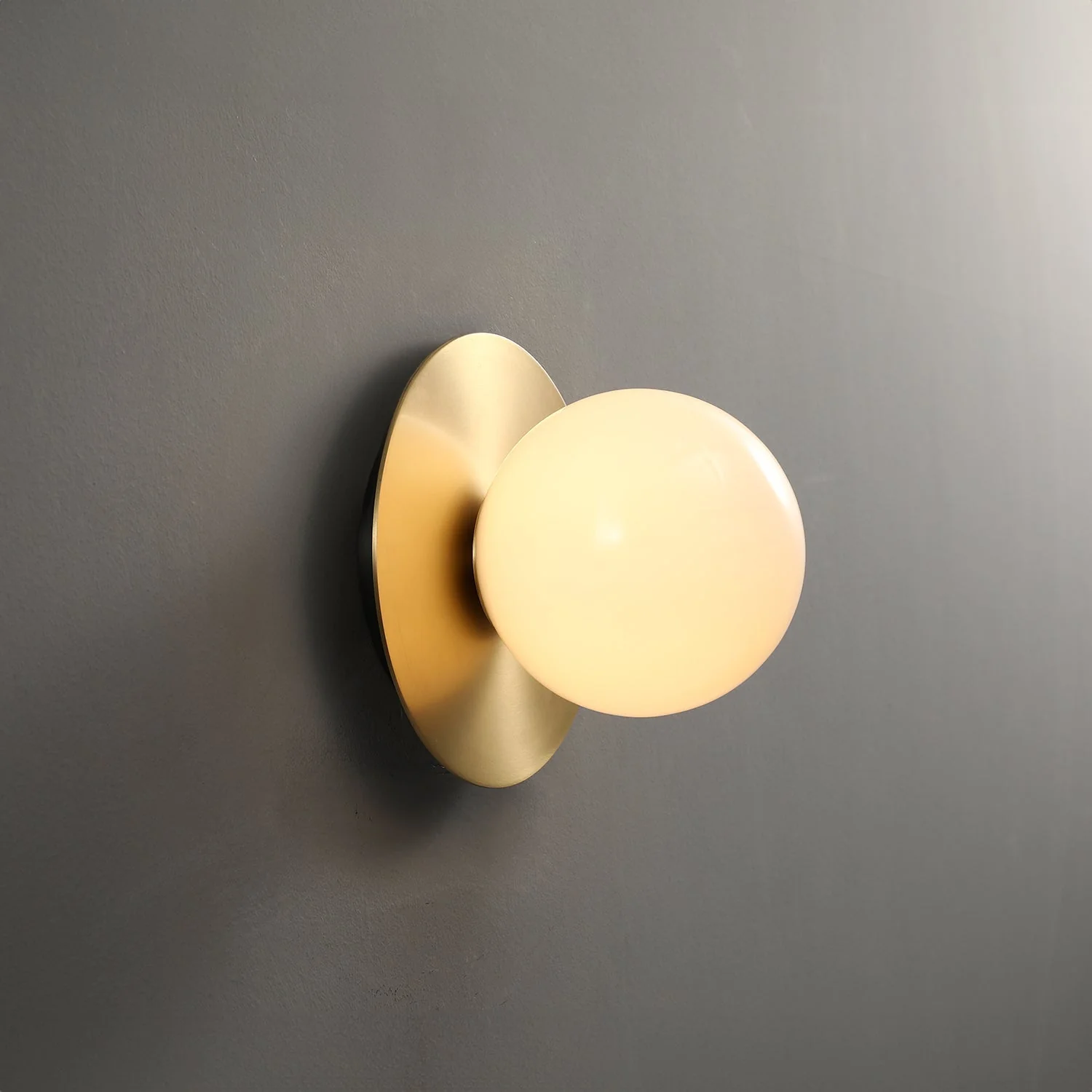 Liila 1 Brass Wall Lamp - Image 10