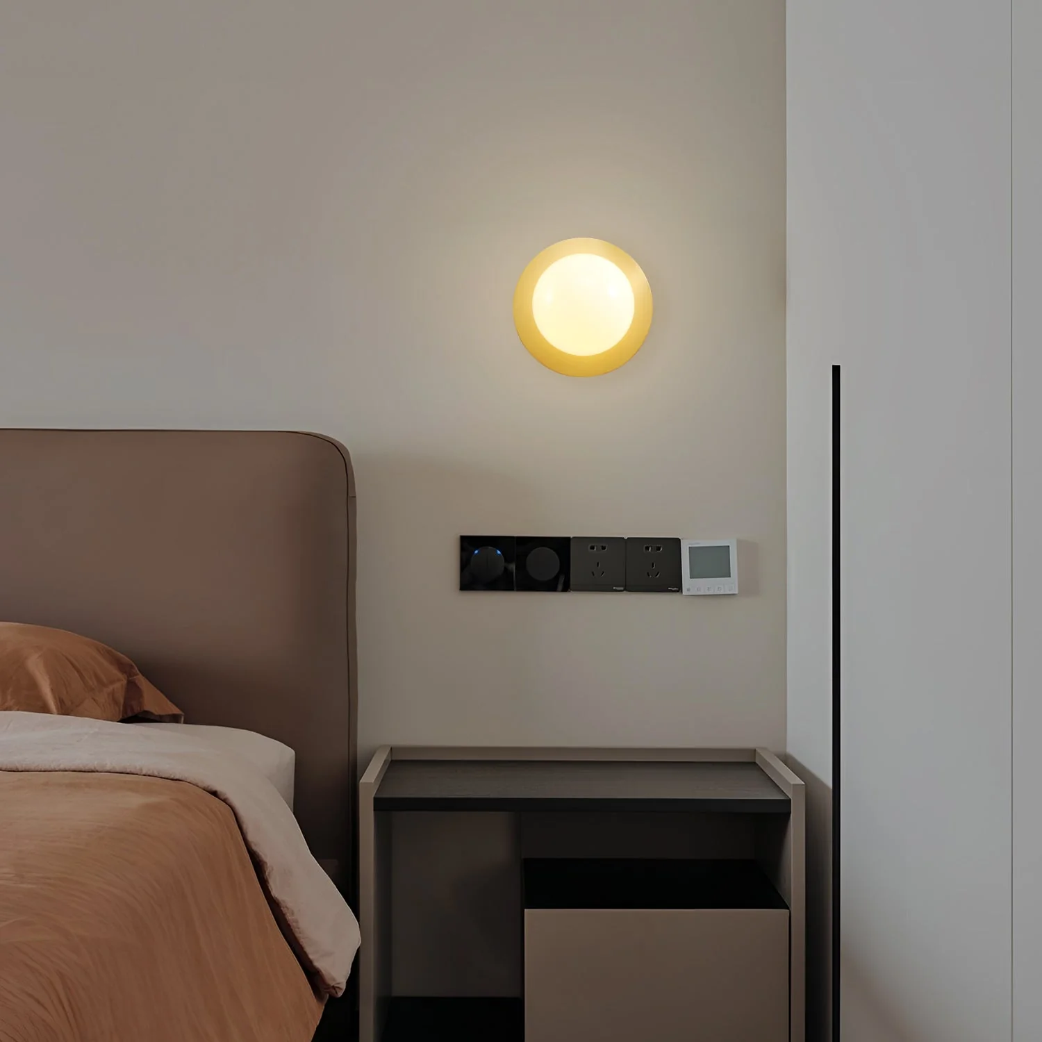 Liila 1 Brass Wall Lamp - Image 3