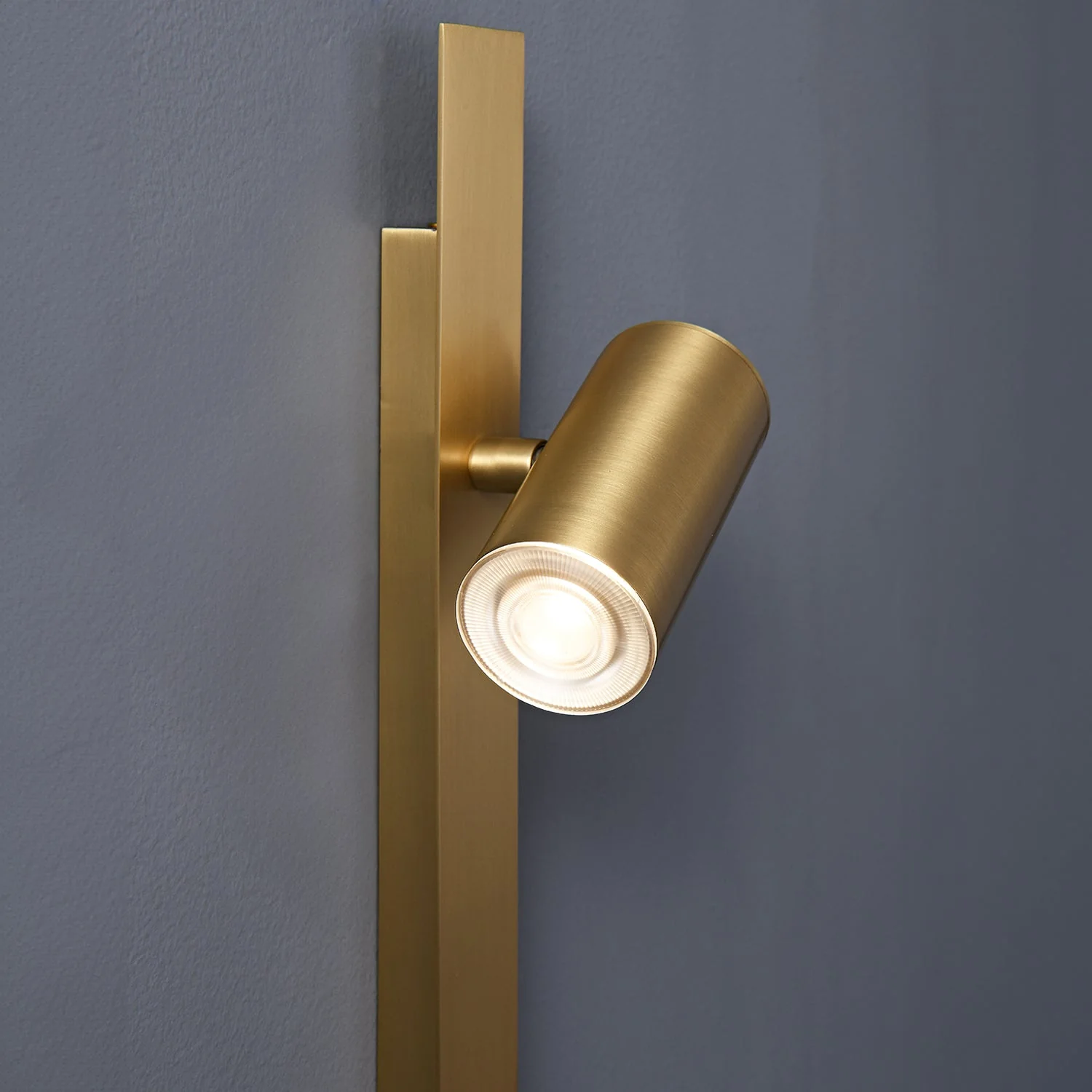 Liila 2 Brass Wall Lamp - Image 10