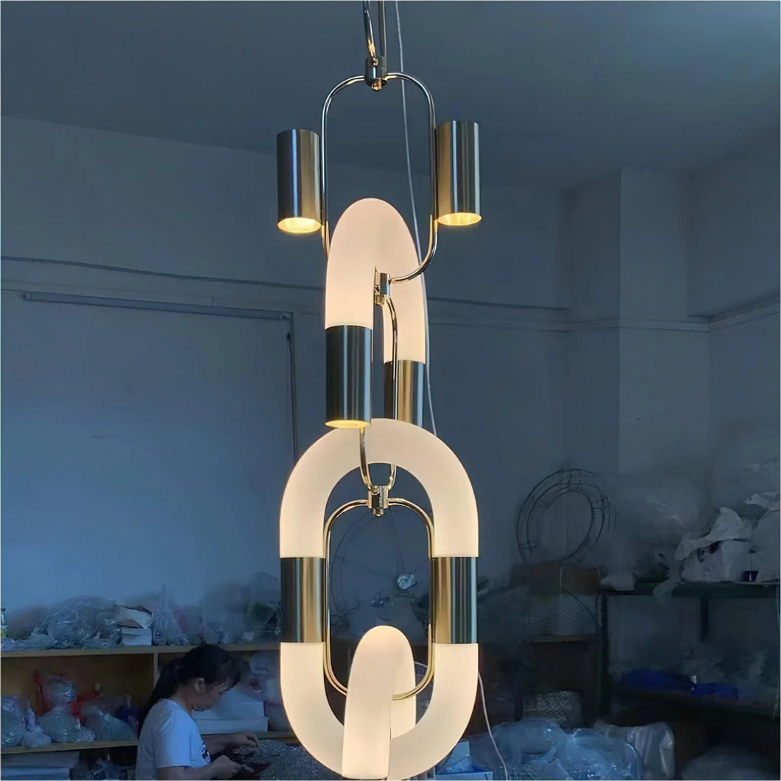 Link Vertical Pendant Light - Image 14