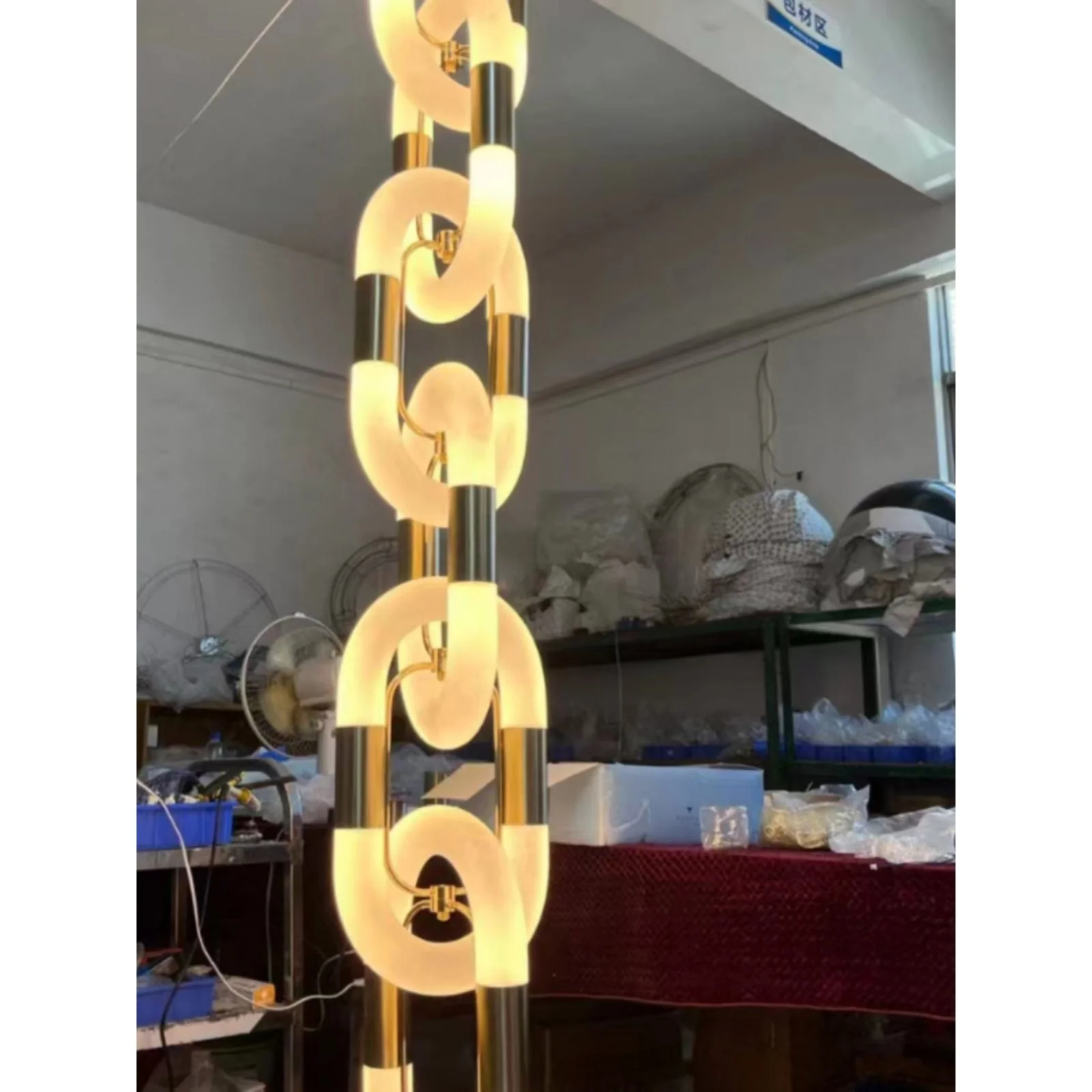 Link Vertical Pendant Light - Image 16