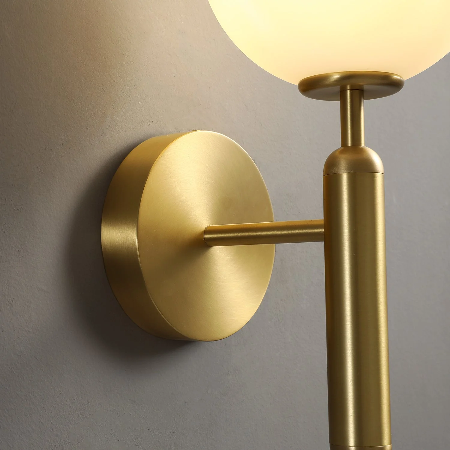 Miira Brass Wall Lamp - Image 9