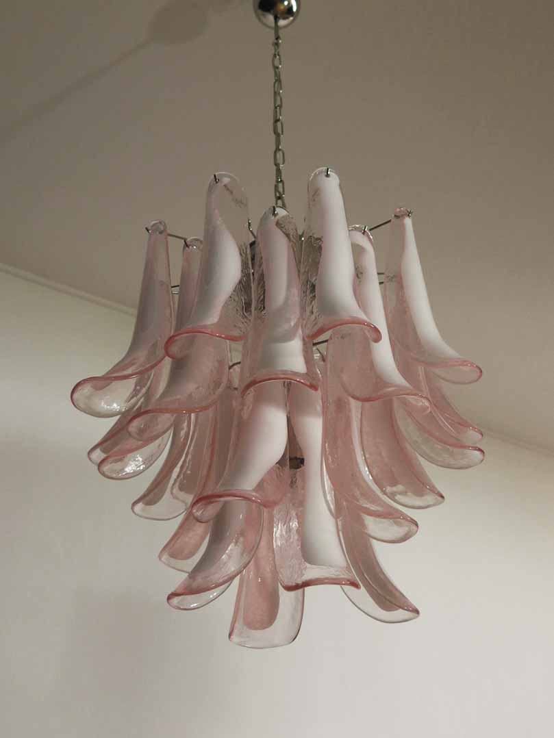 Murano Chandelier – 26 petals – Pink - Image 5