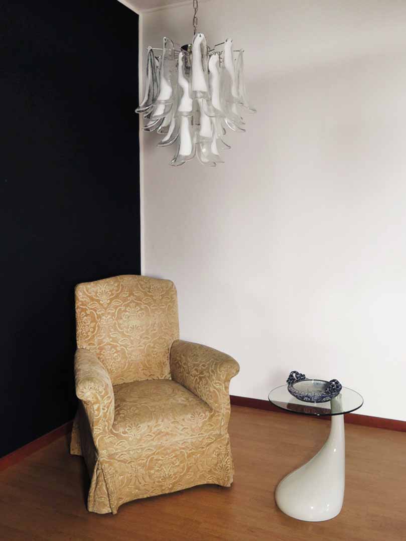 Murano Chandelier – 26 petals – White - Image 12
