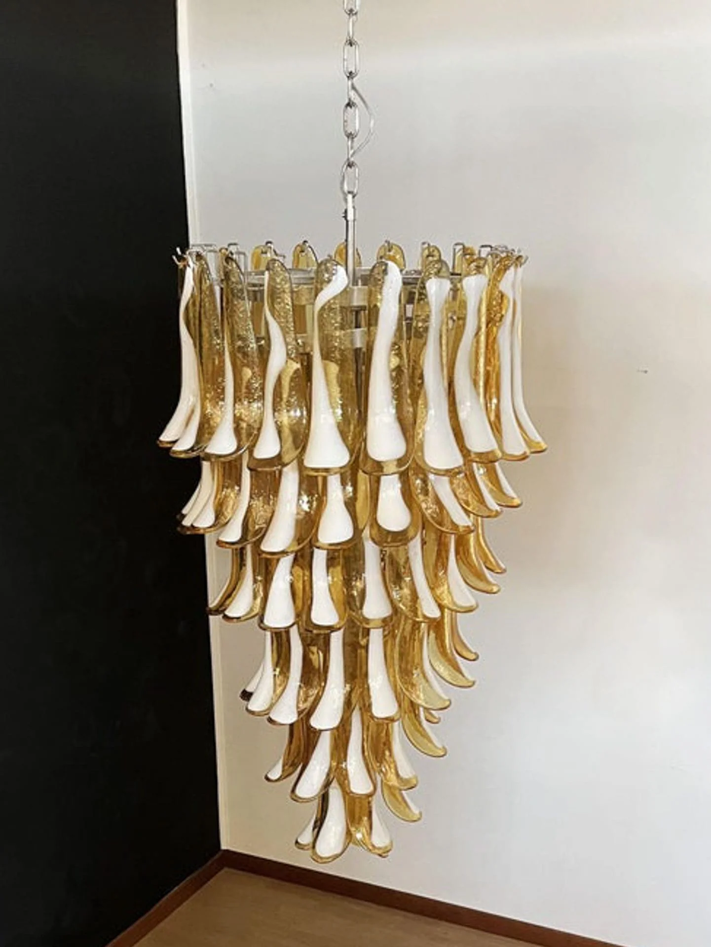 Murano Chandelier – 83 petals – Caramel - Image 11