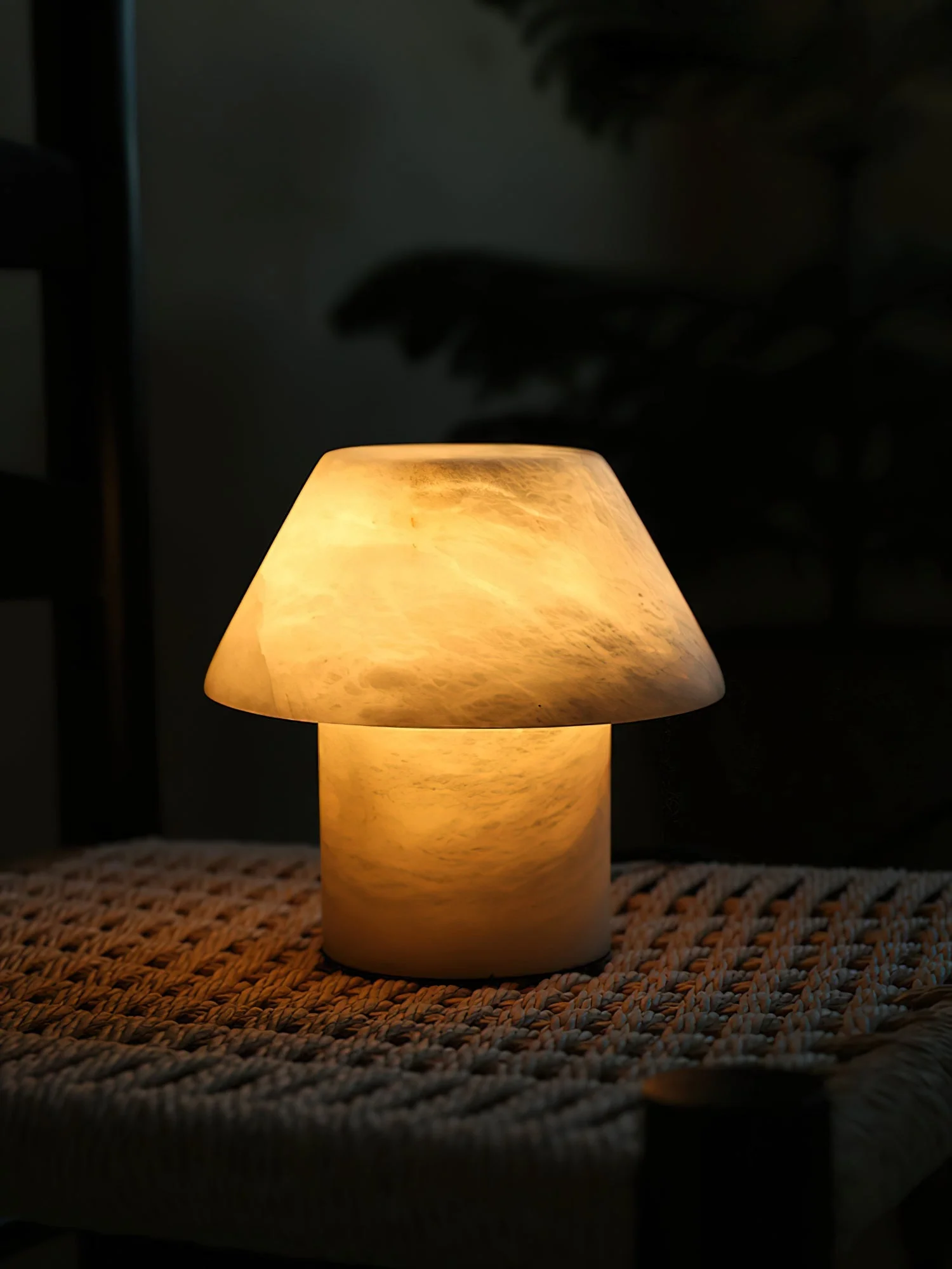 Parachilna Petra Alabaster Table Lamp - Image 18