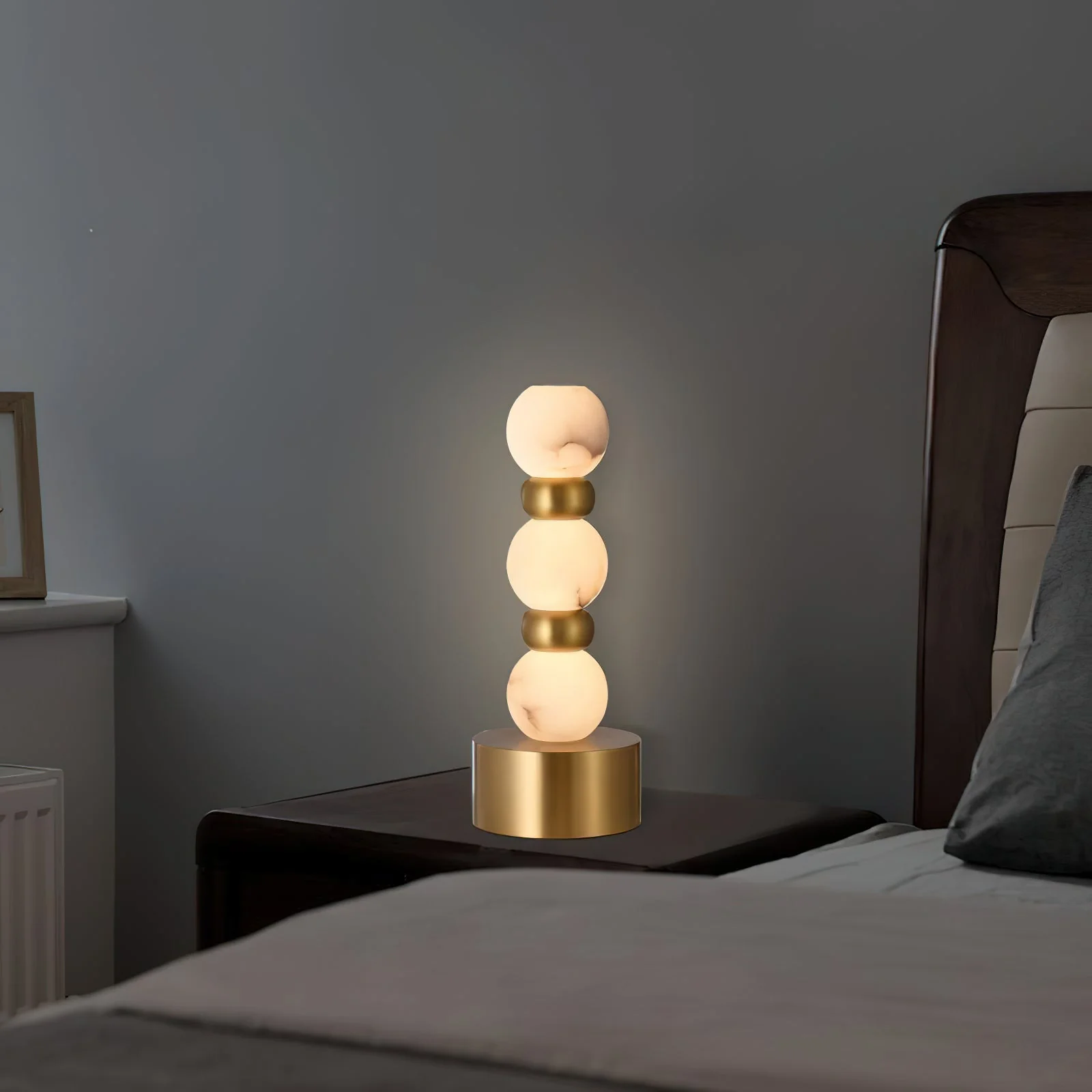 Pearl Xyx Table Lamp - Image 4