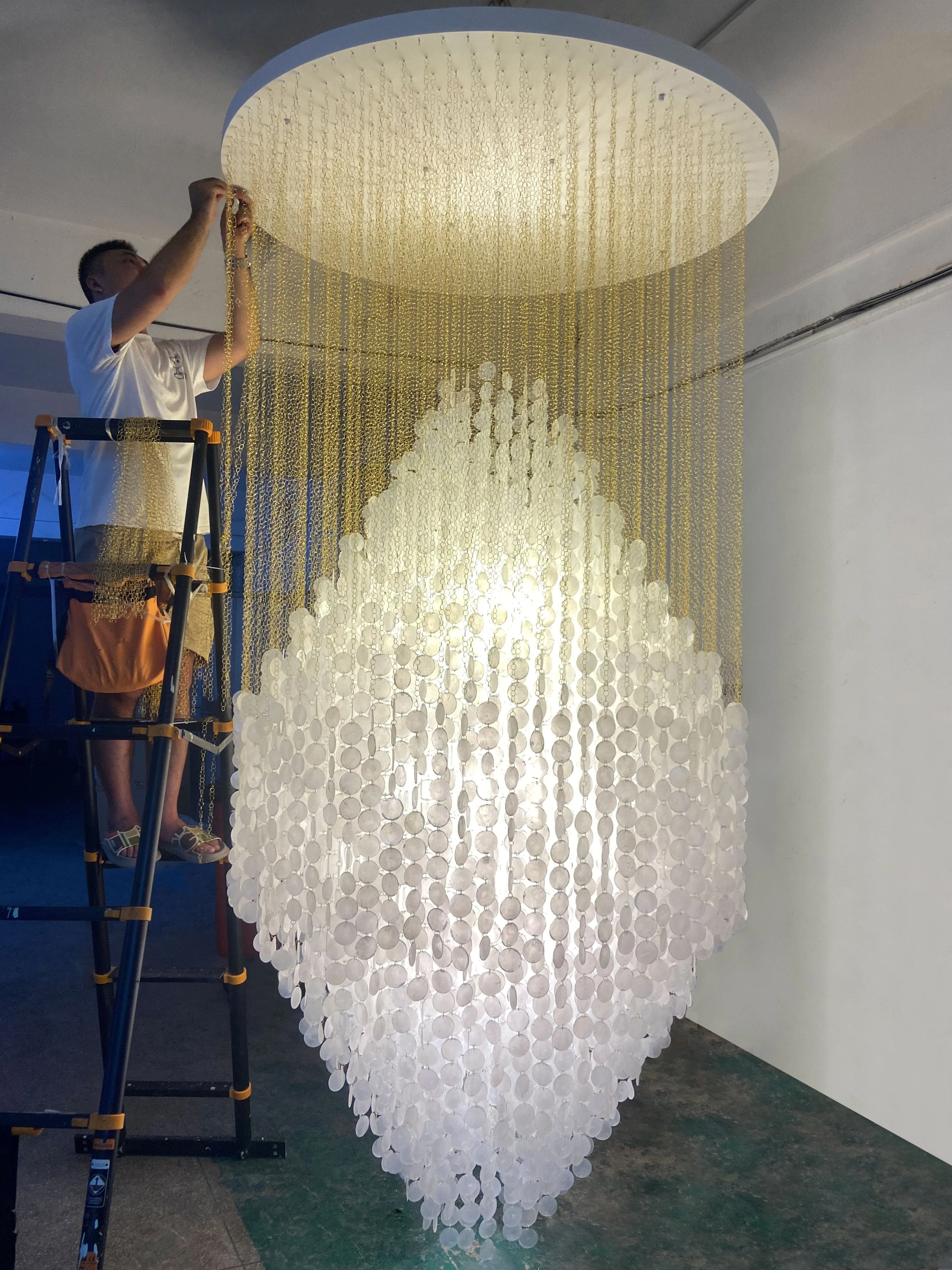 Shell Chandelier - Image 12