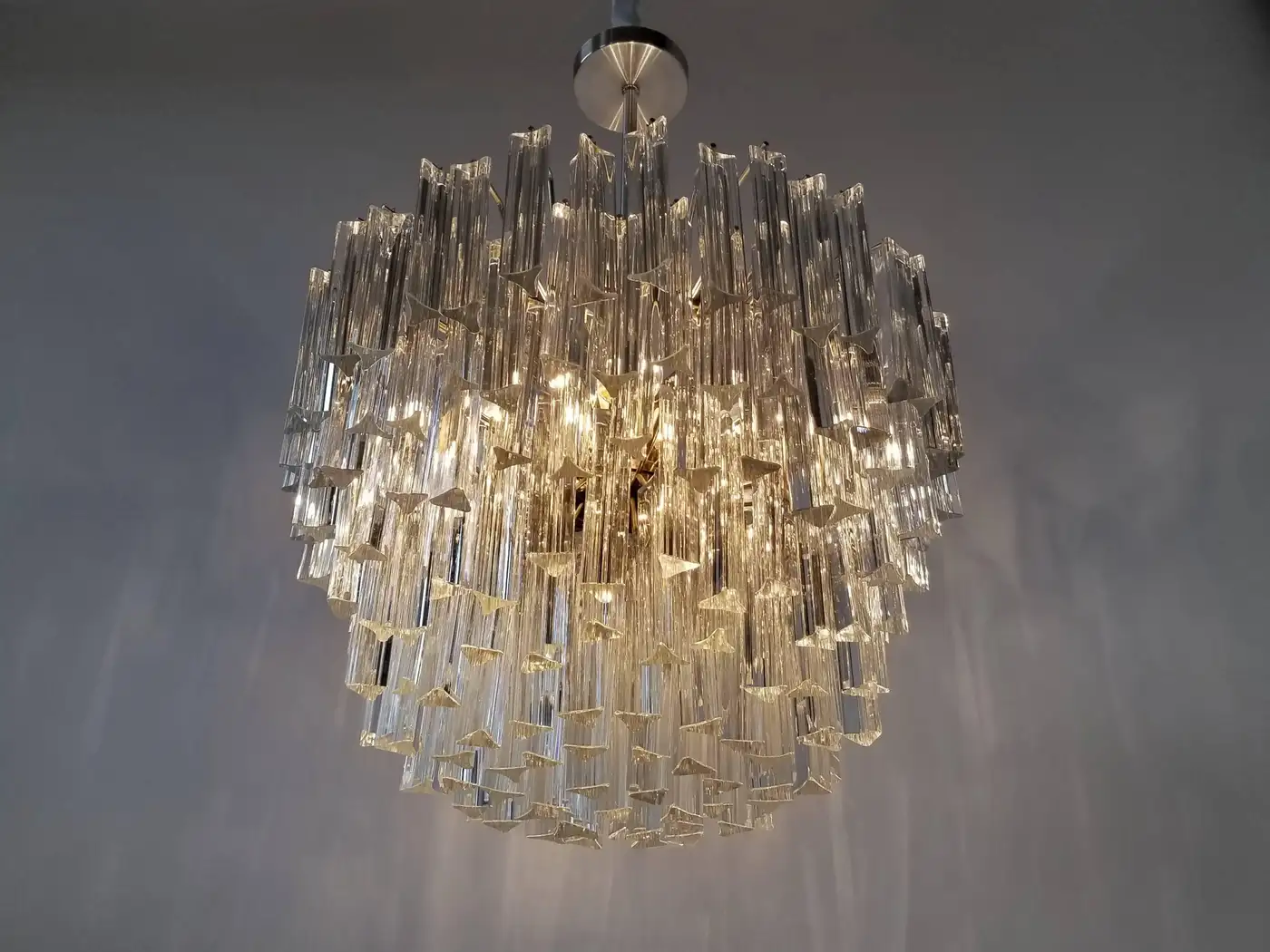 Signed Camer Eight-Tier Glass Prism Chandelier, 1960s, Italia - Image 2