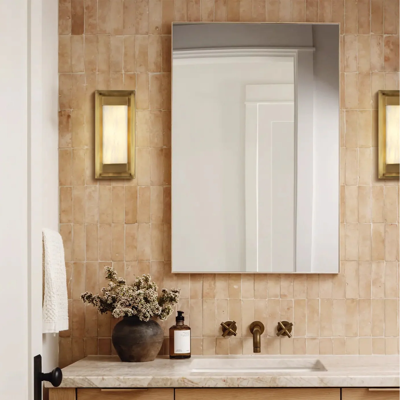 Maurizio Alabaster Square-Shaped Wall Sconces - Image 6
