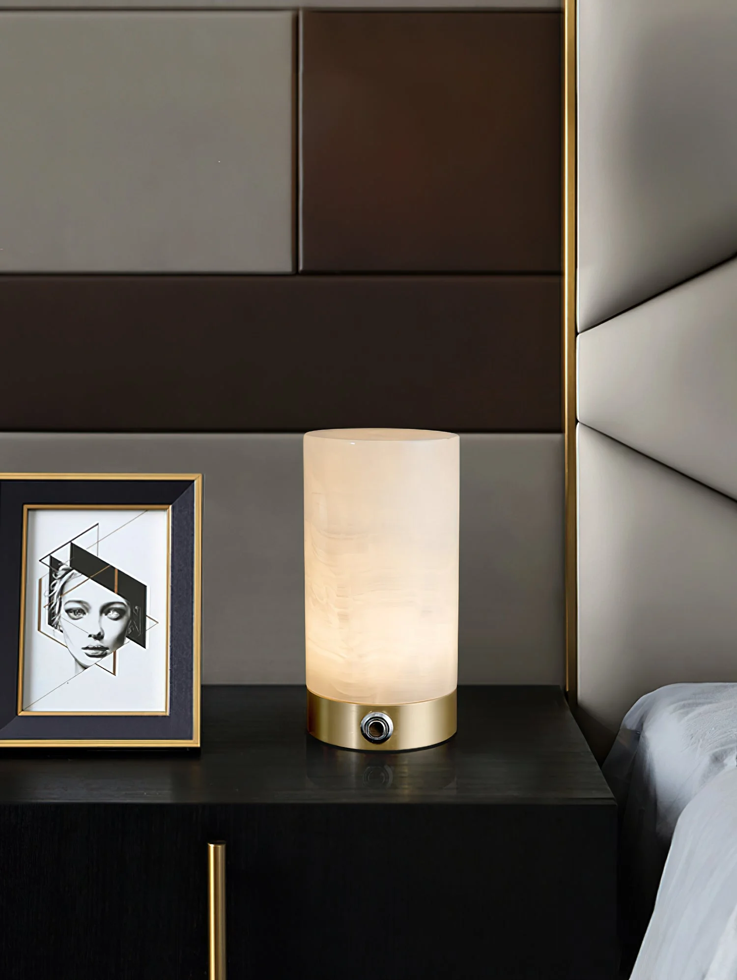 Totem Alabaster Table Lamp - Image 4